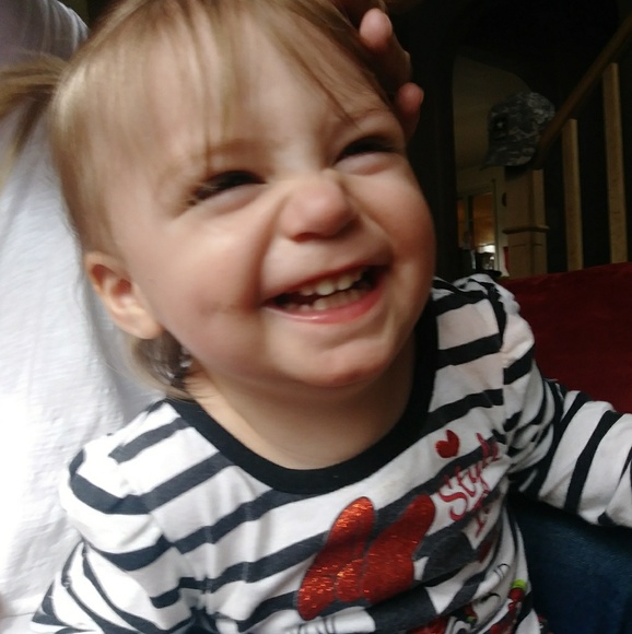 Meet your Posher, Sabrina - Picture 2 of 7